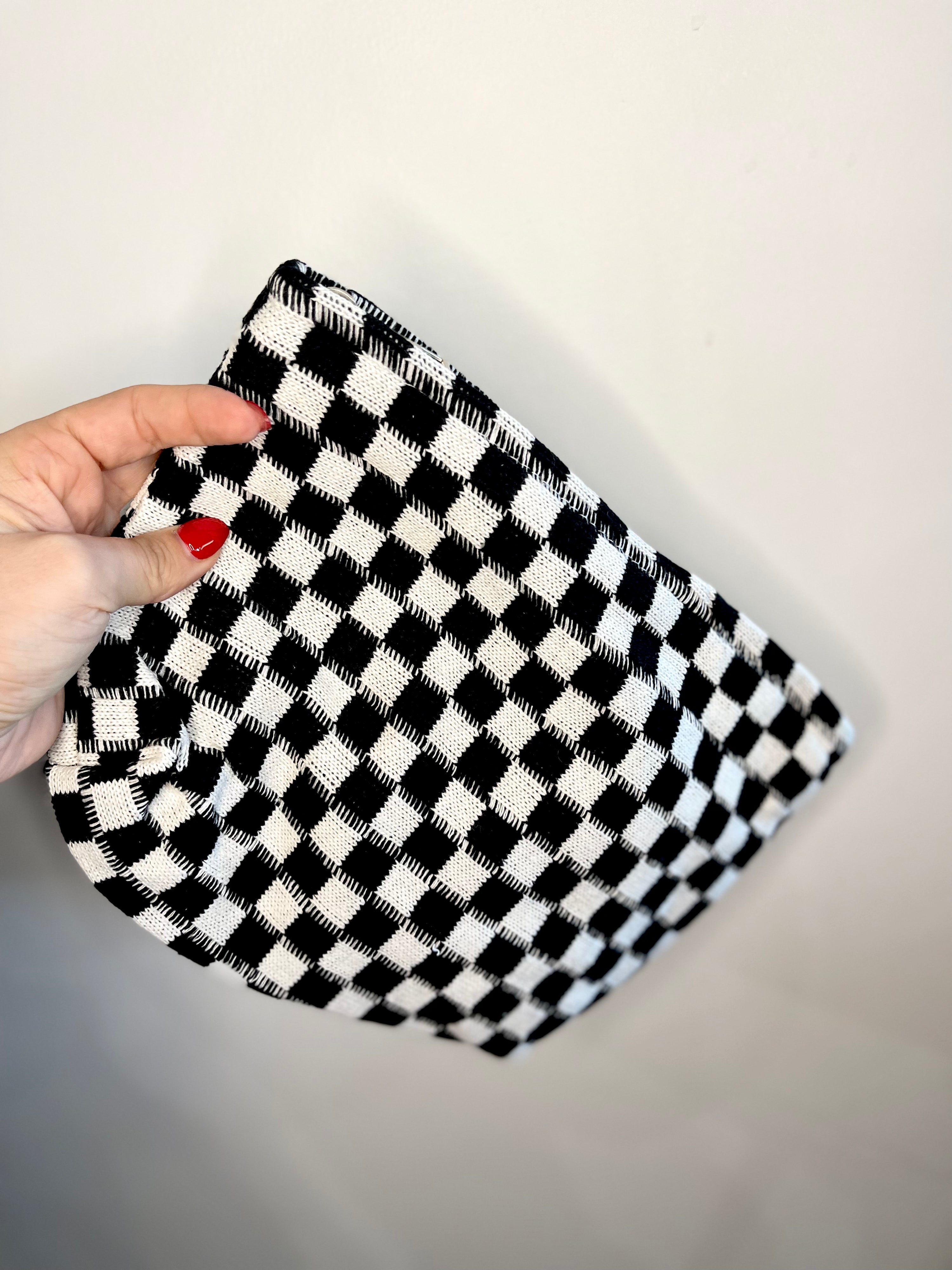 Knitted Checkered Cosmetic Bag